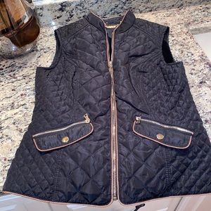 NWOT - Francesca’s Black Quilted Vest with Faux Fur Lining, Never Worn - Size S